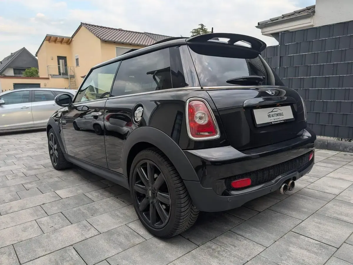 Gebraucht Mini Cooper S 174 PS (127 kW) 2010 Schwarz Kleinwagen