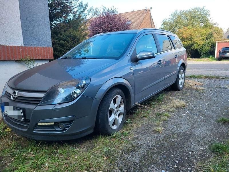 Grau Gebraucht 2005 Opel Astra Cosmo Kombi | 1.200 € (Guter Preis) - Bild 1/4