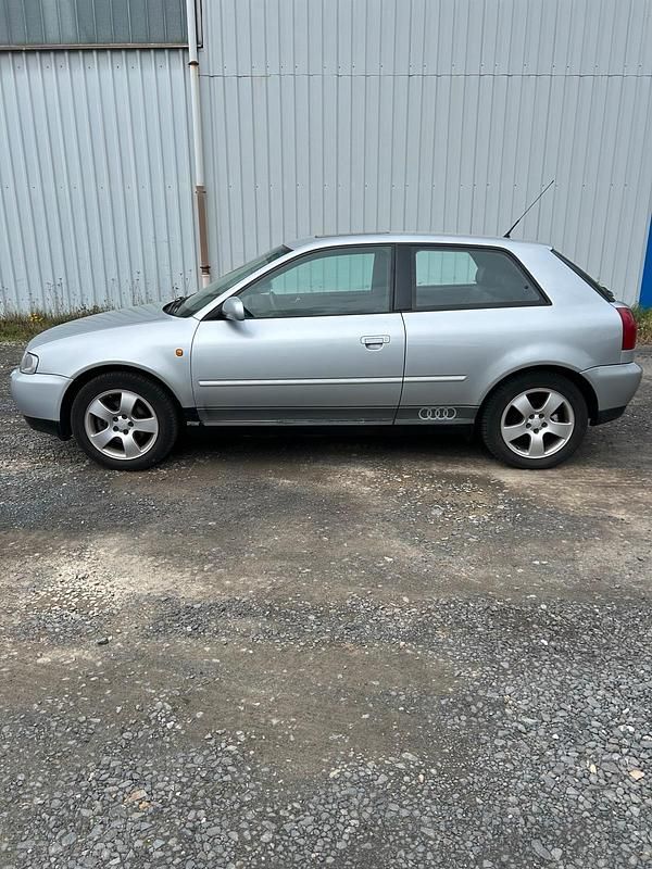 Gebraucht Audi A3 125 PS (91 kW) 1997 Silber Kleinwagen