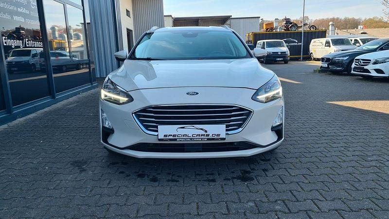 Gebraucht Ford Focus Cool & Connect 120 PS (88 kW) 2021 Weiß Limousine