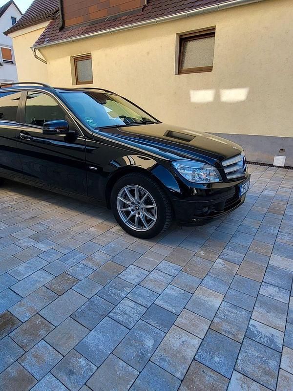 Schwarz Gebraucht 2010 Mercedes C220 Kombi | 6.500 € (Fairer Preis) - Bild 1/4