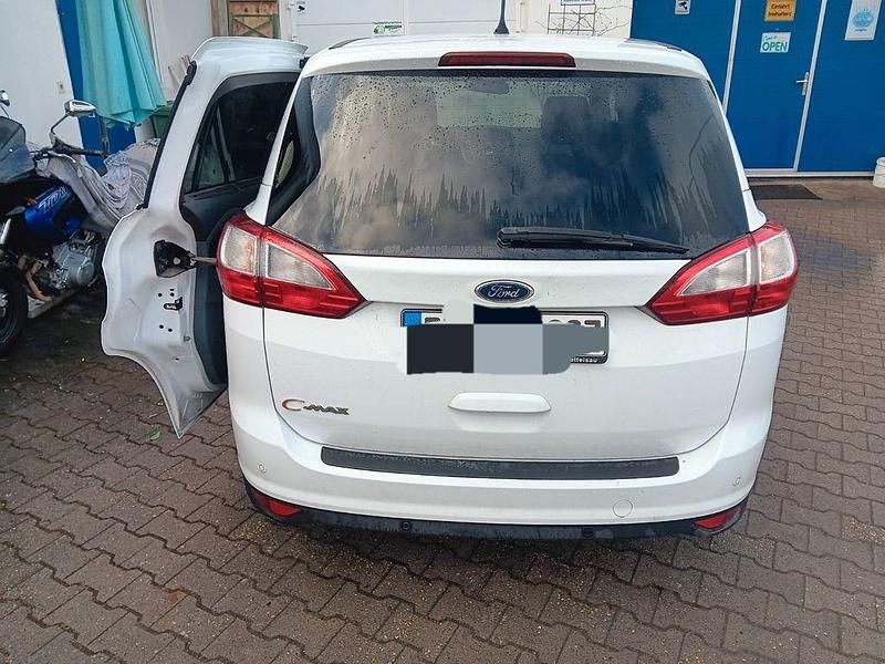 Gebraucht Ford Grand C-Max Titanium 163 PS (119 kW) 2014 Weiß Van / Kleinbus