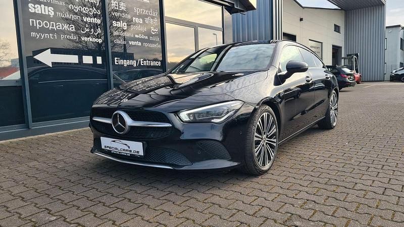 Gebraucht Mercedes CLA220 190 PS (139 kW) 2022 Schwarz Limousine
