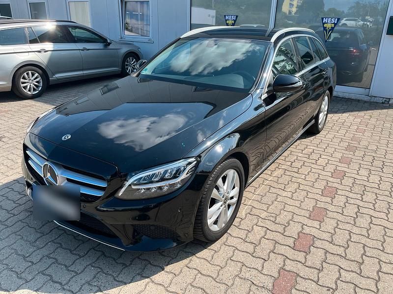 Schwarz Gebraucht 2018 Mercedes C180 Kombi | 16.700 € - Bild 1/4