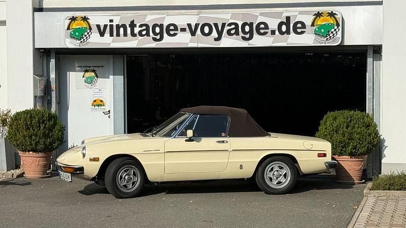 Gebraucht Alfa Romeo Spider Veloce 116 PS (85 kW) 1982 Beige Cabrio