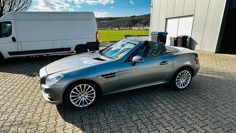 Gebraucht Mercedes SLK200 184 PS (135 kW) 2012 Silber Cabrio