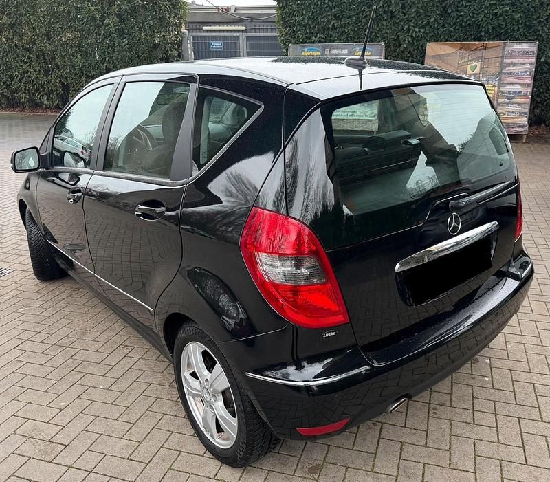 Gebraucht Mercedes A160 Avantgarde 95 PS (69 kW) 2011 Schwarz Limousine