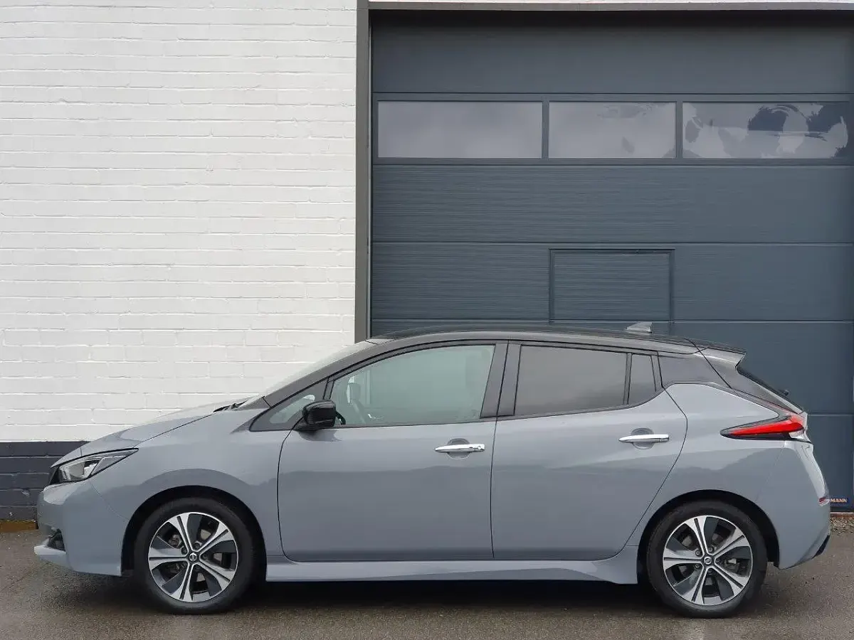 Gebraucht Nissan Leaf 360º 110 kW (150 PS) 2022 Grau Kleinwagen