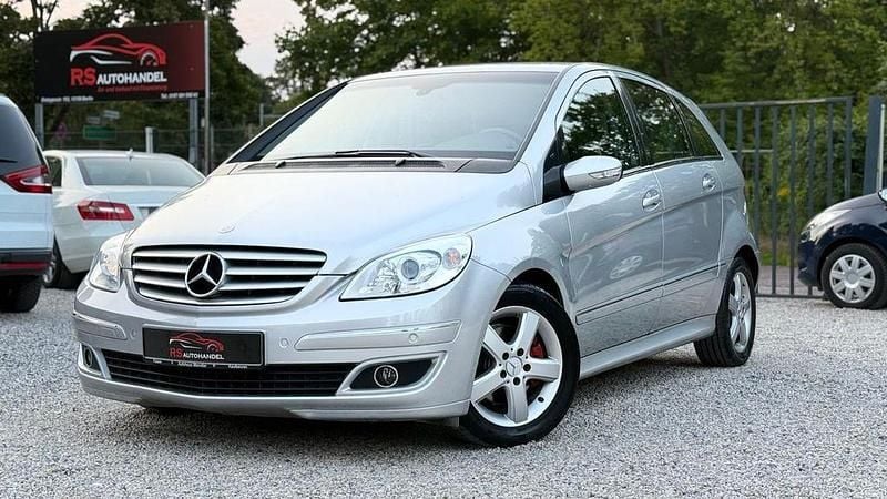 Silber Gebraucht 2006 Mercedes B180 Van / Kleinbus | 4.499 € (Fairer Preis) - Bild 1/4