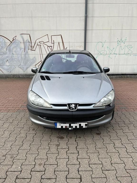 Gebraucht Peugeot 206 60 PS (44 kW) 2001 Silber Limousine