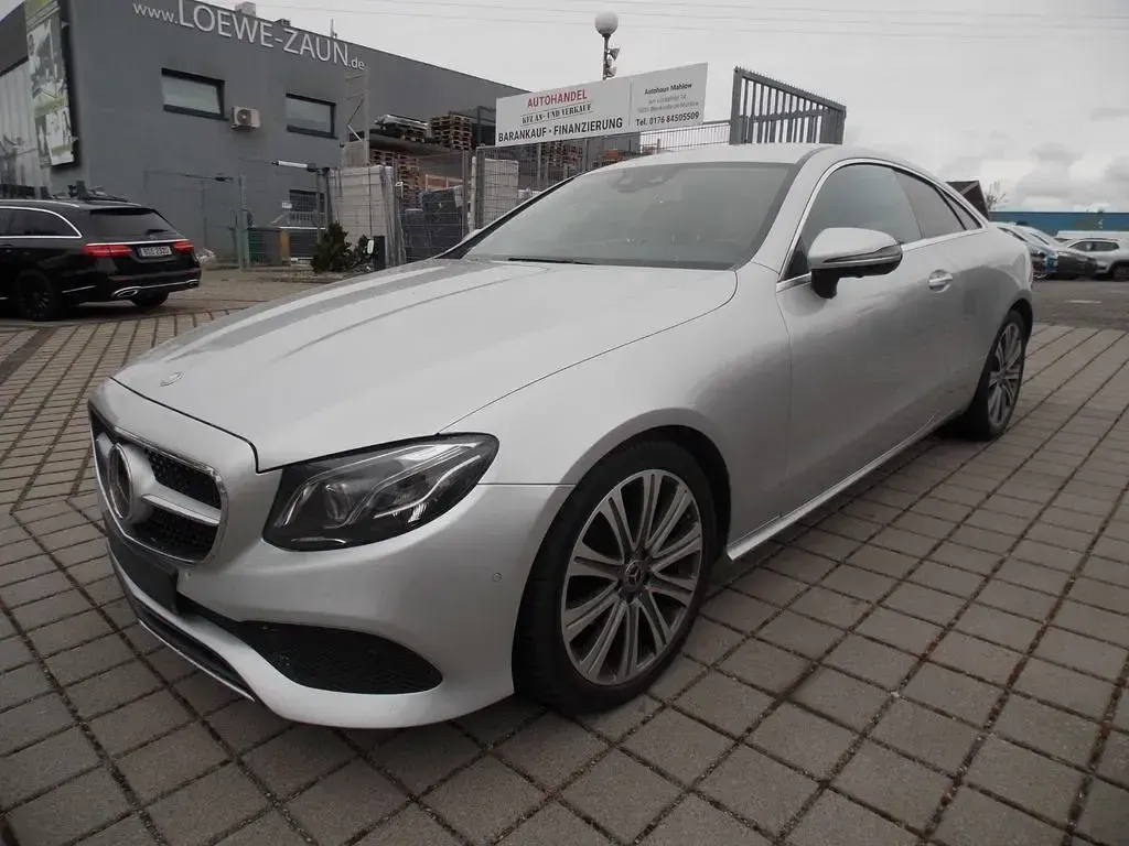 Gebraucht Mercedes E200 Avantgarde 184 PS (135 kW) 2018 Iridiumsilber Coupé