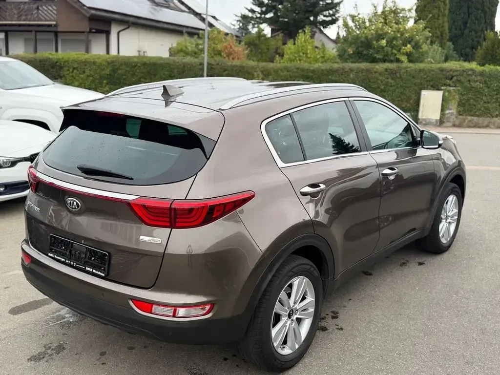 Gebraucht Kia Sportage Spirit 132 PS (97 kW) 2016 Sand track SUV