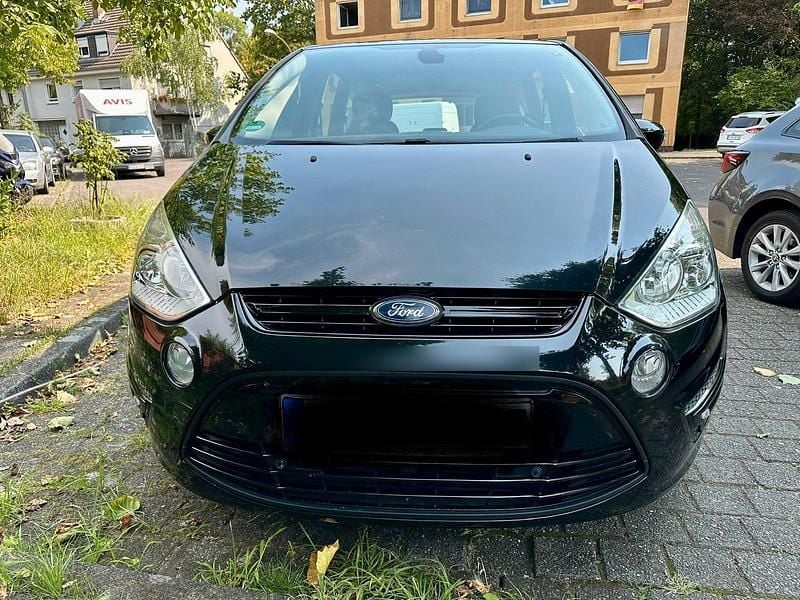 Schwarz Gebraucht 2015 Ford S-MAX S Van / Kleinbus | 12.350 € (Guter Preis) - Bild 1/4