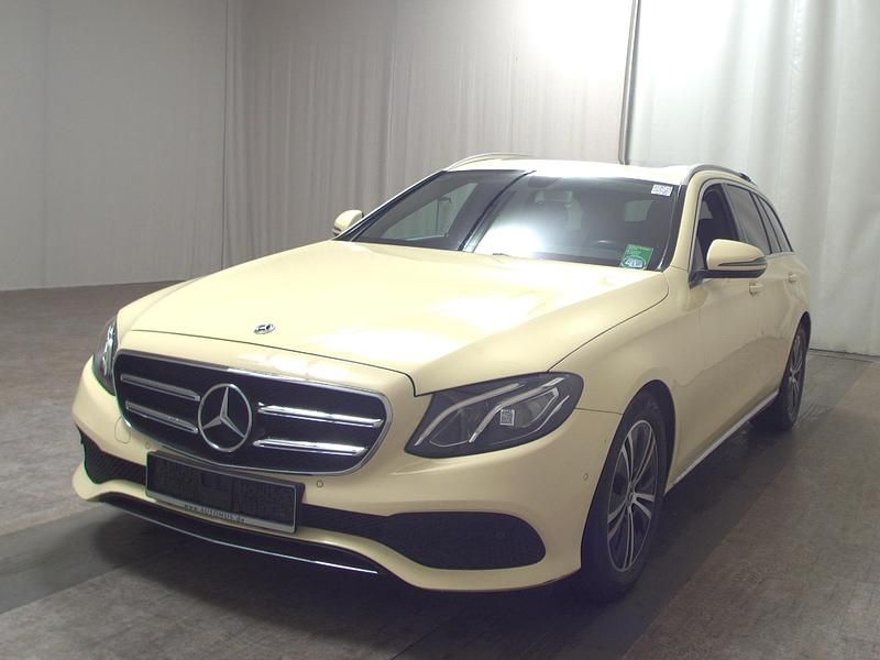 Gebraucht Mercedes E200 Avantgarde 160 PS (117 kW) 2019 Weiss Kombi