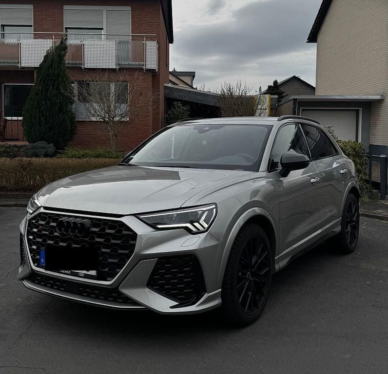 Silber Gebraucht 2021 Audi RS Q3 Ambiente SUV | 45.500 € (Fairer Preis) - Bild 1/4