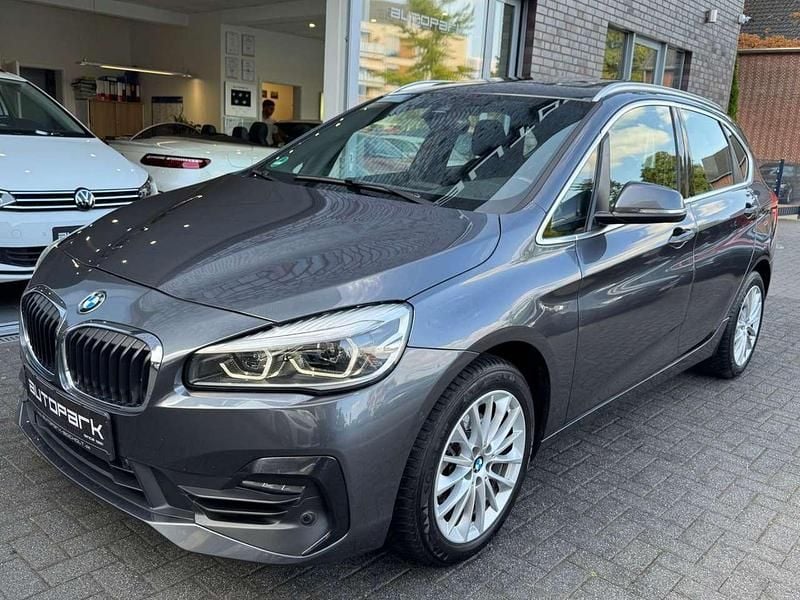 Mineralgrau Gebraucht 2019 BMW 218 Advantage Van / Kleinbus | 17.999 € (Fairer Preis) - Bild 1/4