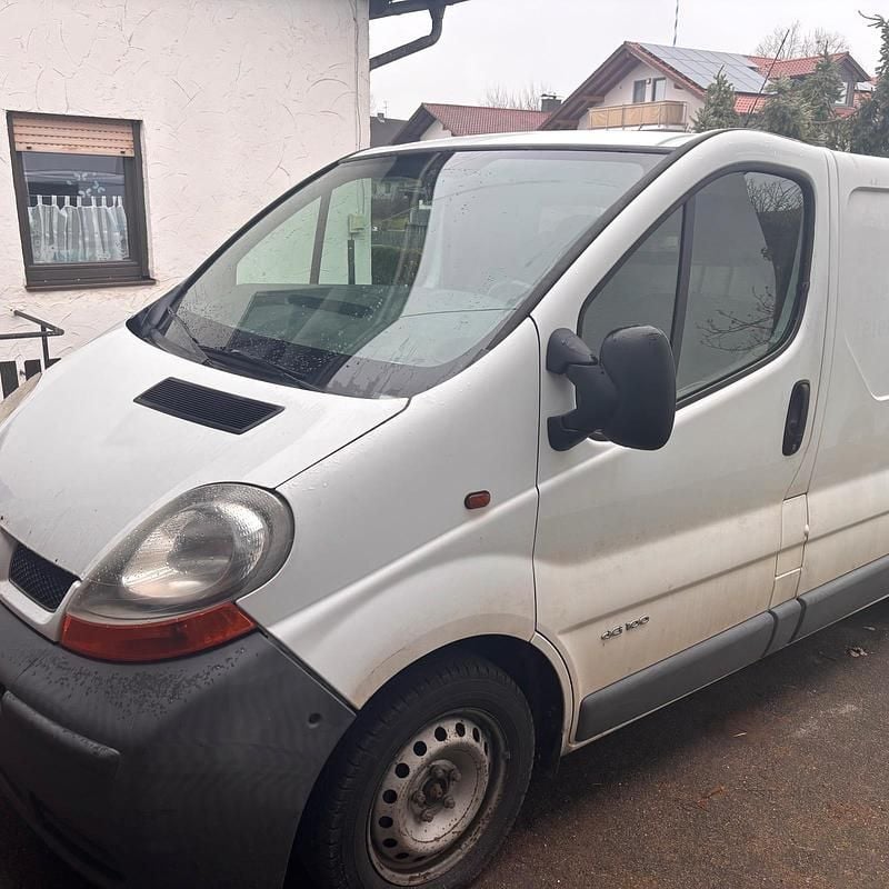 Gebraucht Renault Trafic 101 PS (74 kW) 2005 Weiß Van / Kleinbus