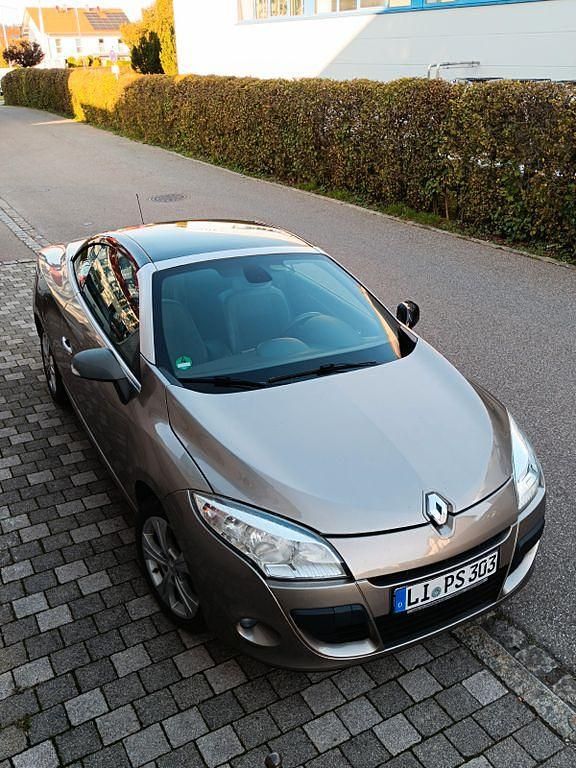 Gebraucht Renault Mégane Cabriolet Dynamique 110 PS (80 kW) 2010 Beige Cabrio