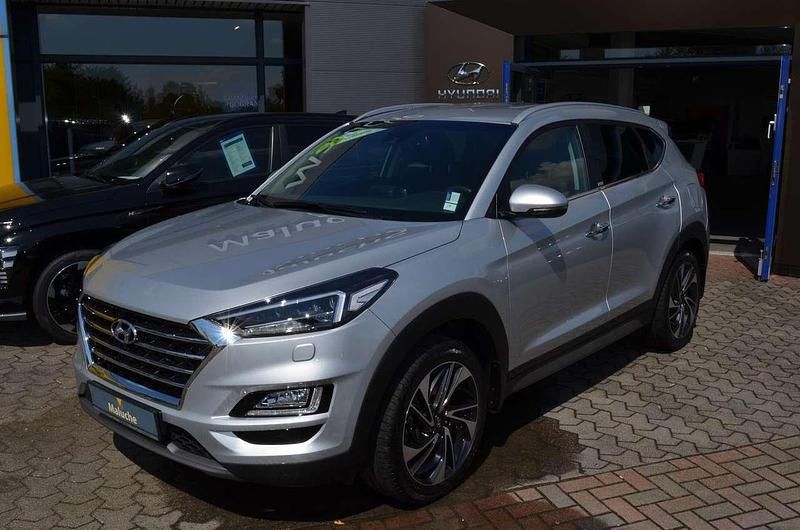 Platinum silver / mic Gebraucht 2020 Hyundai Tucson Turbo SUV | 19.890 € (Superpreis) - Bild 1/4