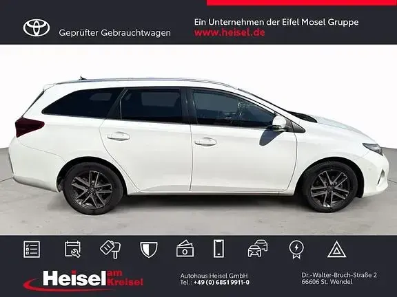 Gebraucht Toyota Auris Life+ 132 PS (97 kW) 2014 Schneeweiß Kombi