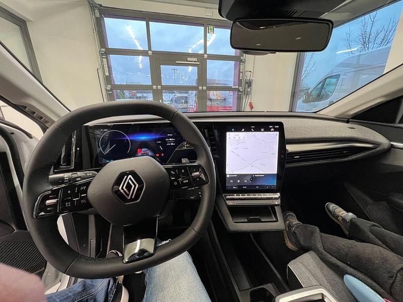 Second-hand Renault Megane E-Tech Evolution 160 kW (218 CP) 2022 Alb Berlinǎ