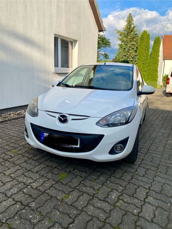 Weiß Gebraucht 2012 Mazda 2 Active Limousine | 2.490 € (Teuer) - Bild 1/4