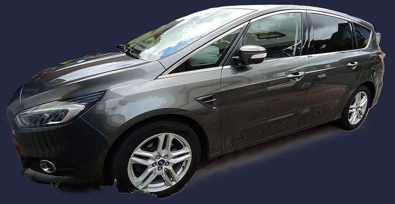 Grau Gebraucht 2017 Ford S-MAX Titanium Van / Kleinbus | 15.500 € (Fairer Preis) - Bild 1/4