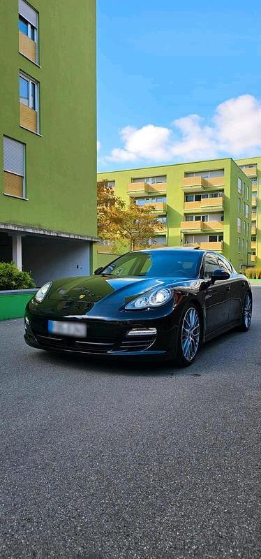 Gebraucht Porsche Panamera 245 PS (180 kW) 2013 Schwarz Kleinwagen