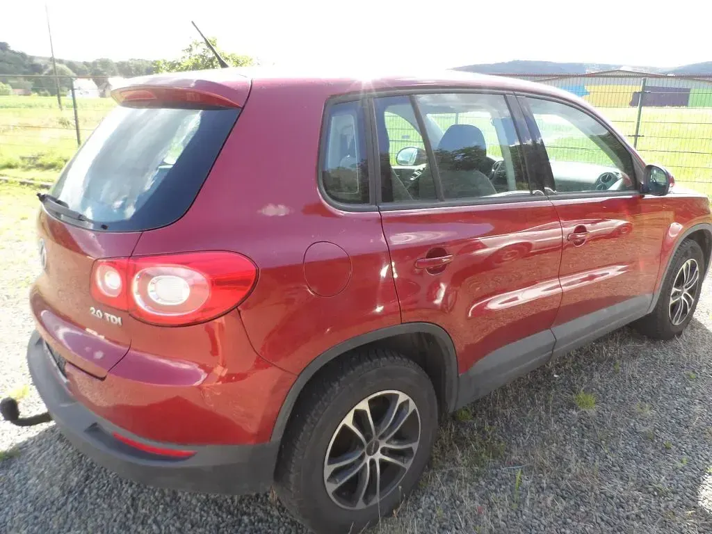Gebraucht VW Tiguan Trendline 140 PS (102 kW) 2009 Rot SUV
