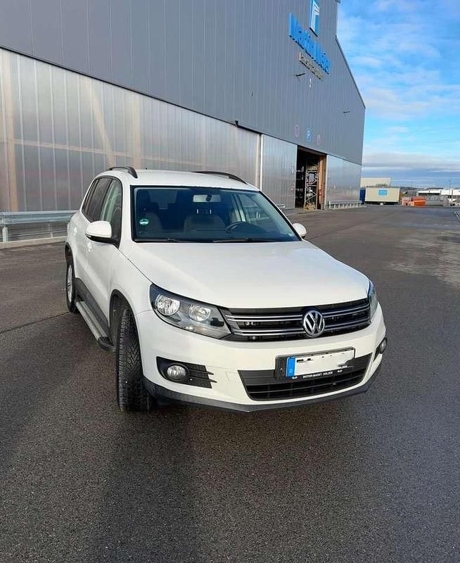 Gebraucht VW Tiguan Trendline 122 PS (89 kW) 2012 Weiß SUV