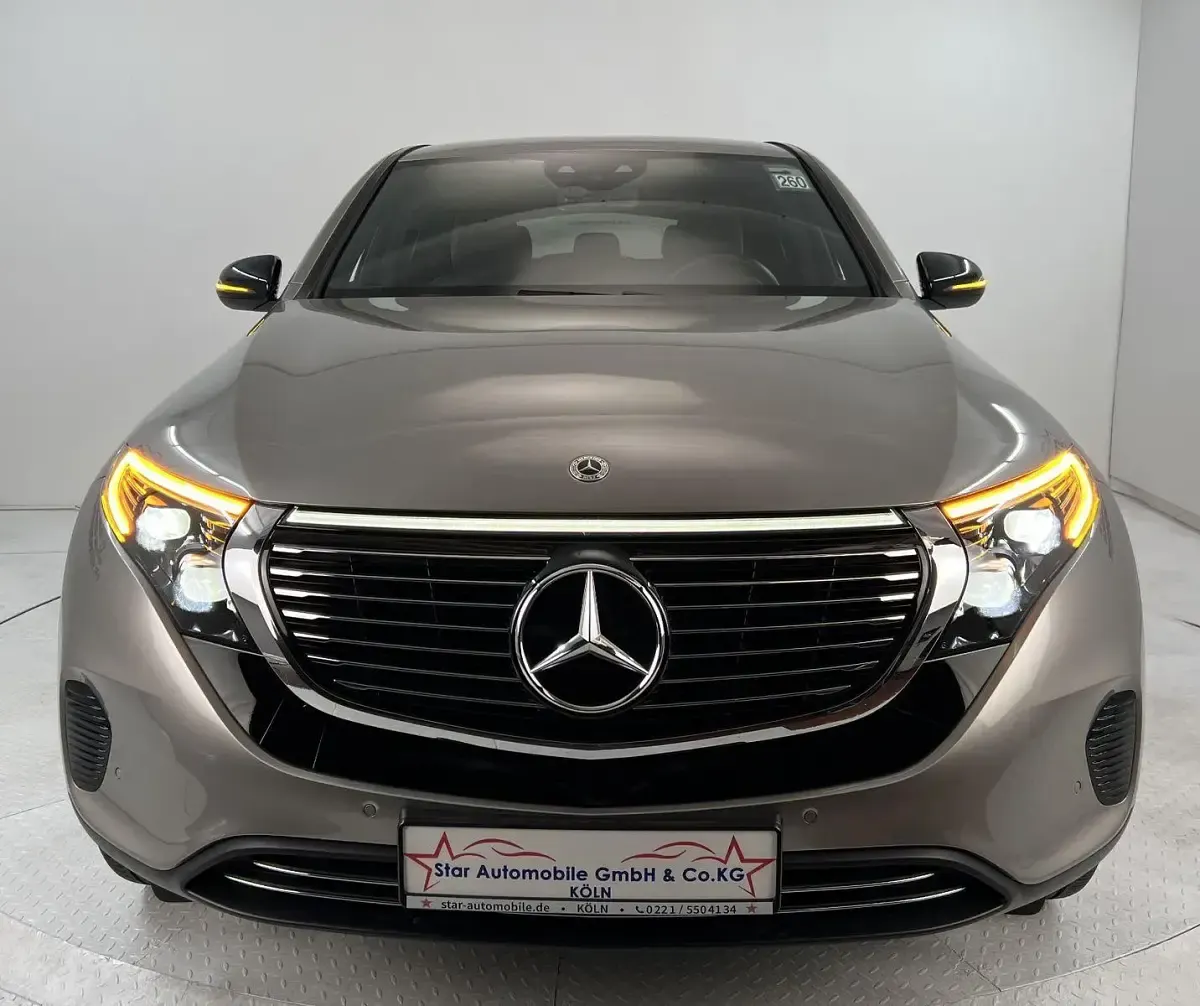 Gebraucht Mercedes EQC400 300 kW (408 PS) 2023 Silber SUV
