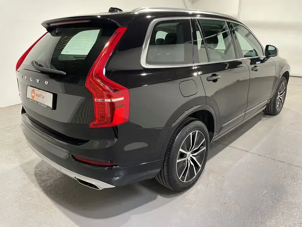 Gebraucht Volvo XC90 Momentum 235 PS (172 kW) 2020 Onyx black SUV