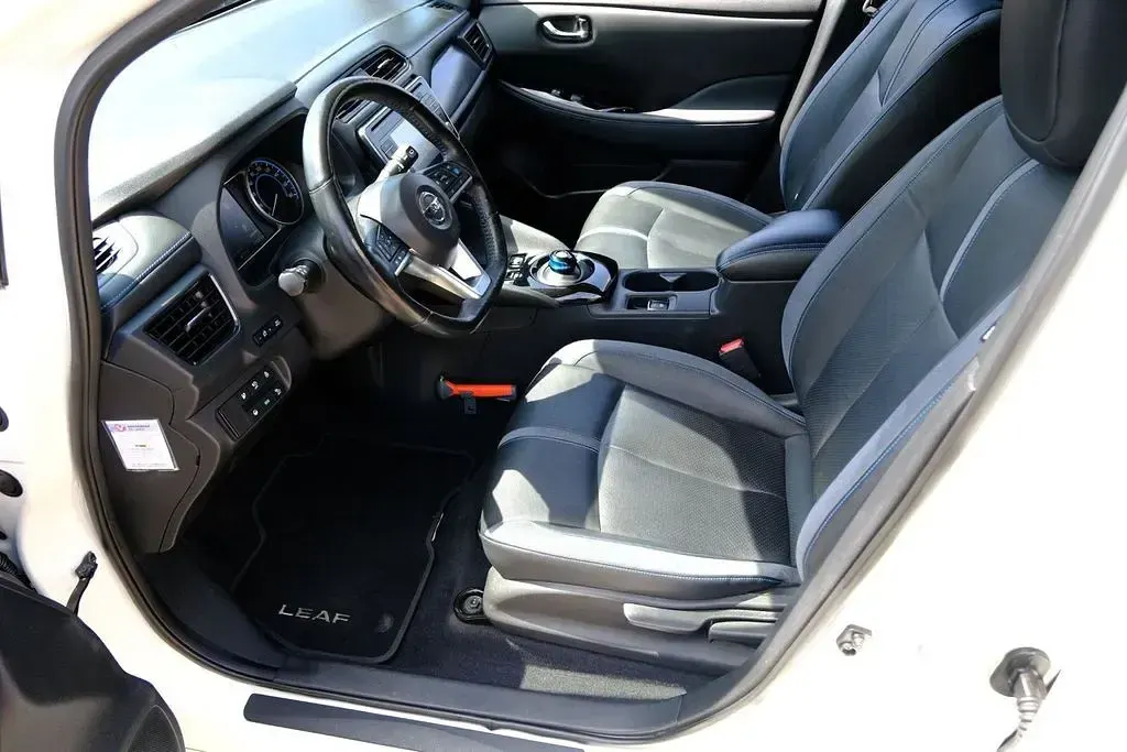 Gebraucht Nissan Leaf Tekna 110 kW (150 PS) 2019 Weiß Kleinwagen