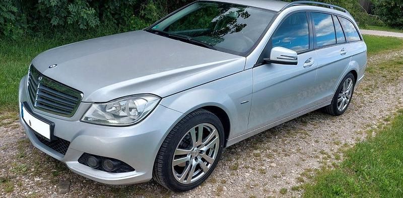 Silber Gebraucht 2011 Mercedes C200 Kombi | 6.300 € (Etwas zu teuer) - Bild 1/4