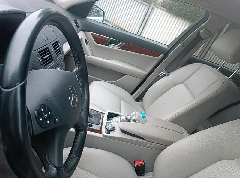 Gebraucht Mercedes C220 170 PS (125 kW) 2011 Blau Kombi