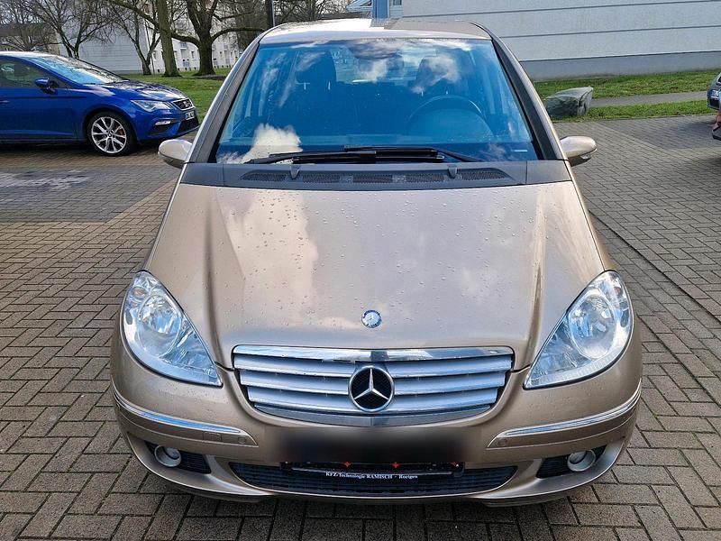 Gebraucht Mercedes A180 109 PS (80 kW) 2005 Gold Limousine