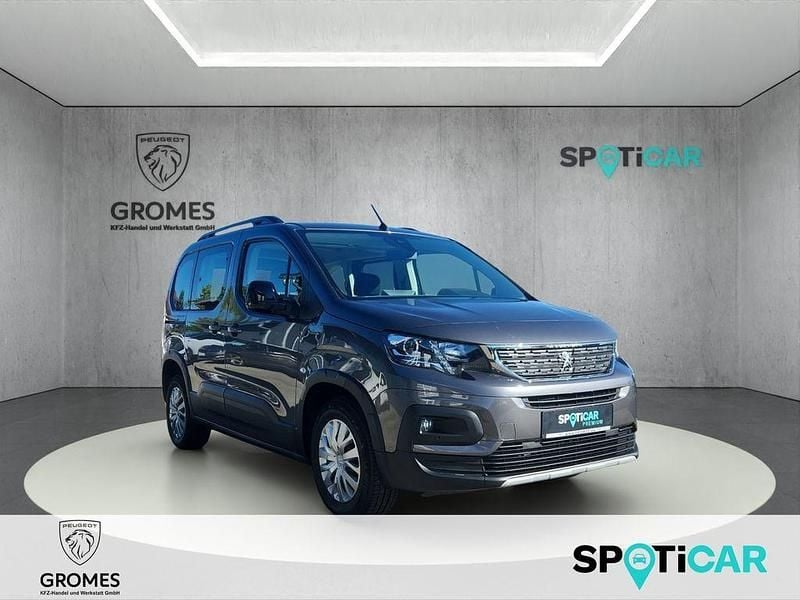 Grau Gebraucht 2023 Peugeot Rifter Allure Van / Kleinbus | 26.990 € (Teuer) - Bild 1/4