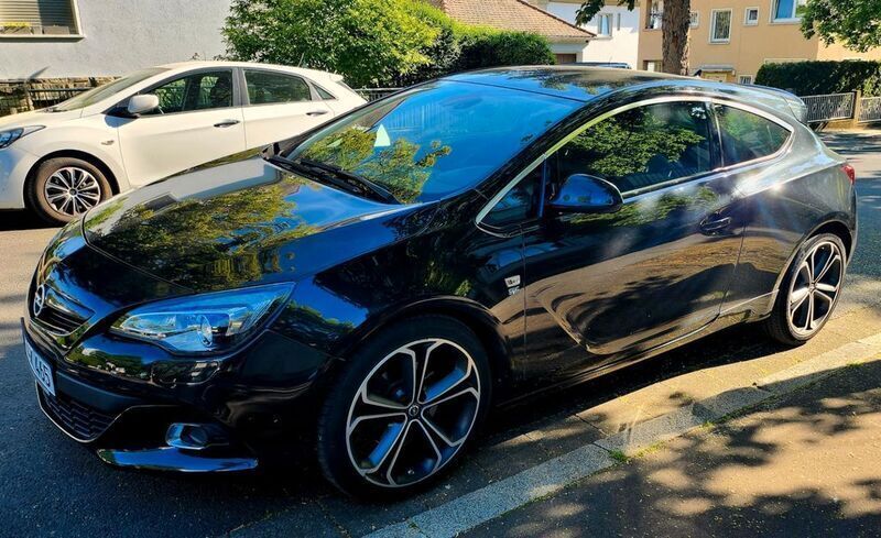 Schwarz Gebraucht 2014 Opel Astra GTC OPC Limousine | 10.500 € (Teuer) - Bild 1/4