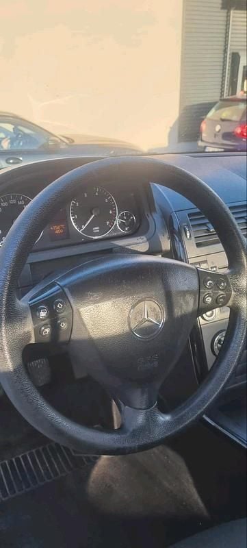 Gebraucht Mercedes A180 116 PS (85 kW) 2009 Schwarz Kleinwagen