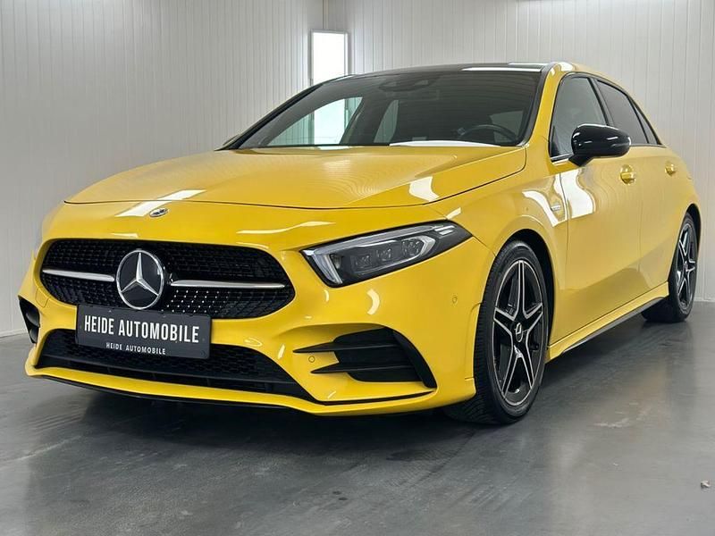 Gelb Gebraucht 2021 Mercedes A180 Sport Edition Limousine | 24.990 € (Fairer Preis) - Bild 1/4