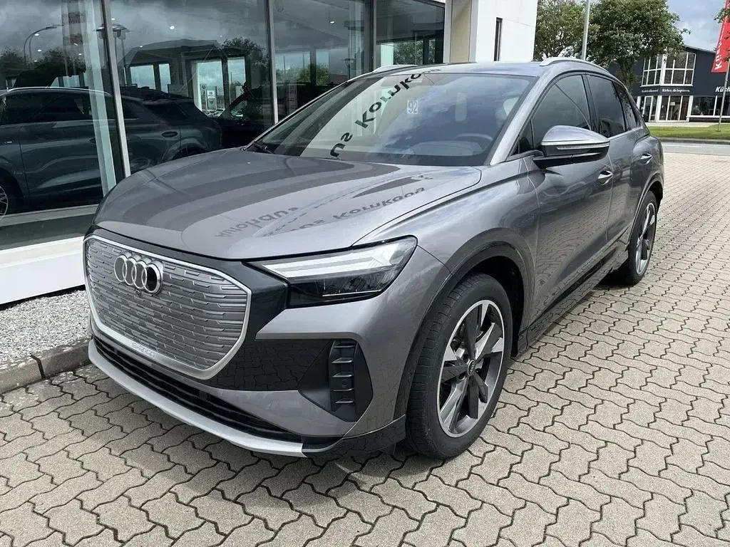 Gebraucht Audi Q4 e-tron Comfort 150 kW (204 PS) 2023 Taifungrau metallic (metallic) SUV