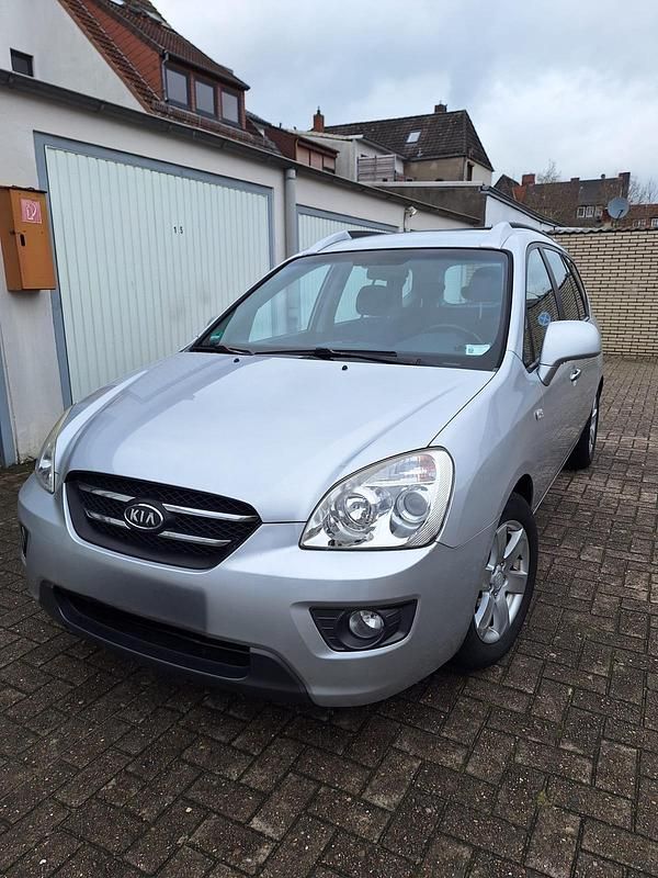 Gebraucht Kia Carens 106 PS (77 kW) 2007 Silber Van / Kleinbus