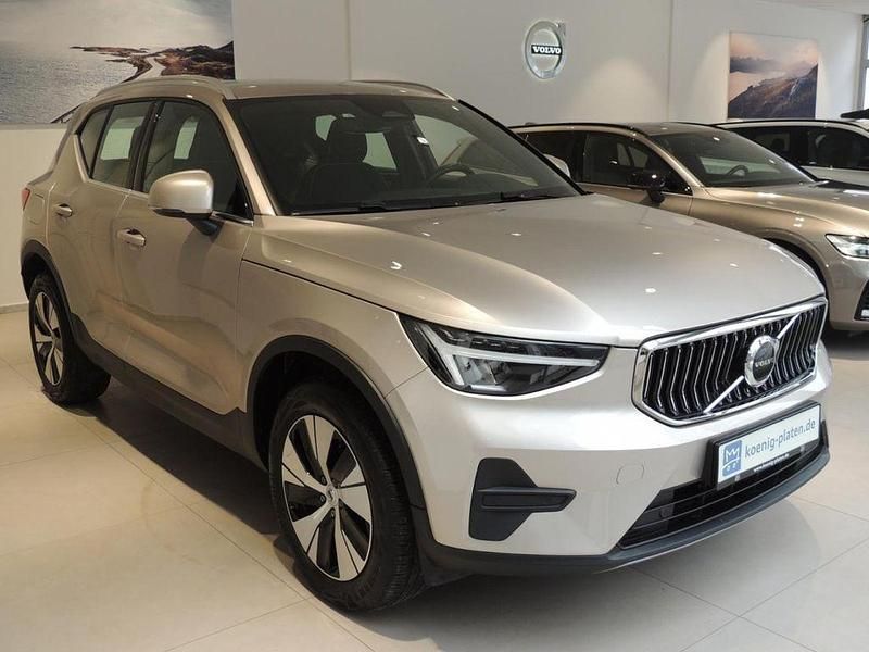 Gebraucht Volvo XC40 Plus 163 PS (119 kW) 2023 Silber SUV