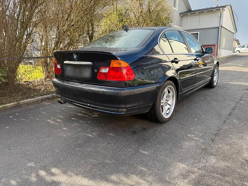 Usata BMW 325 192 CV (141 kW) 2000 Blu Berlina