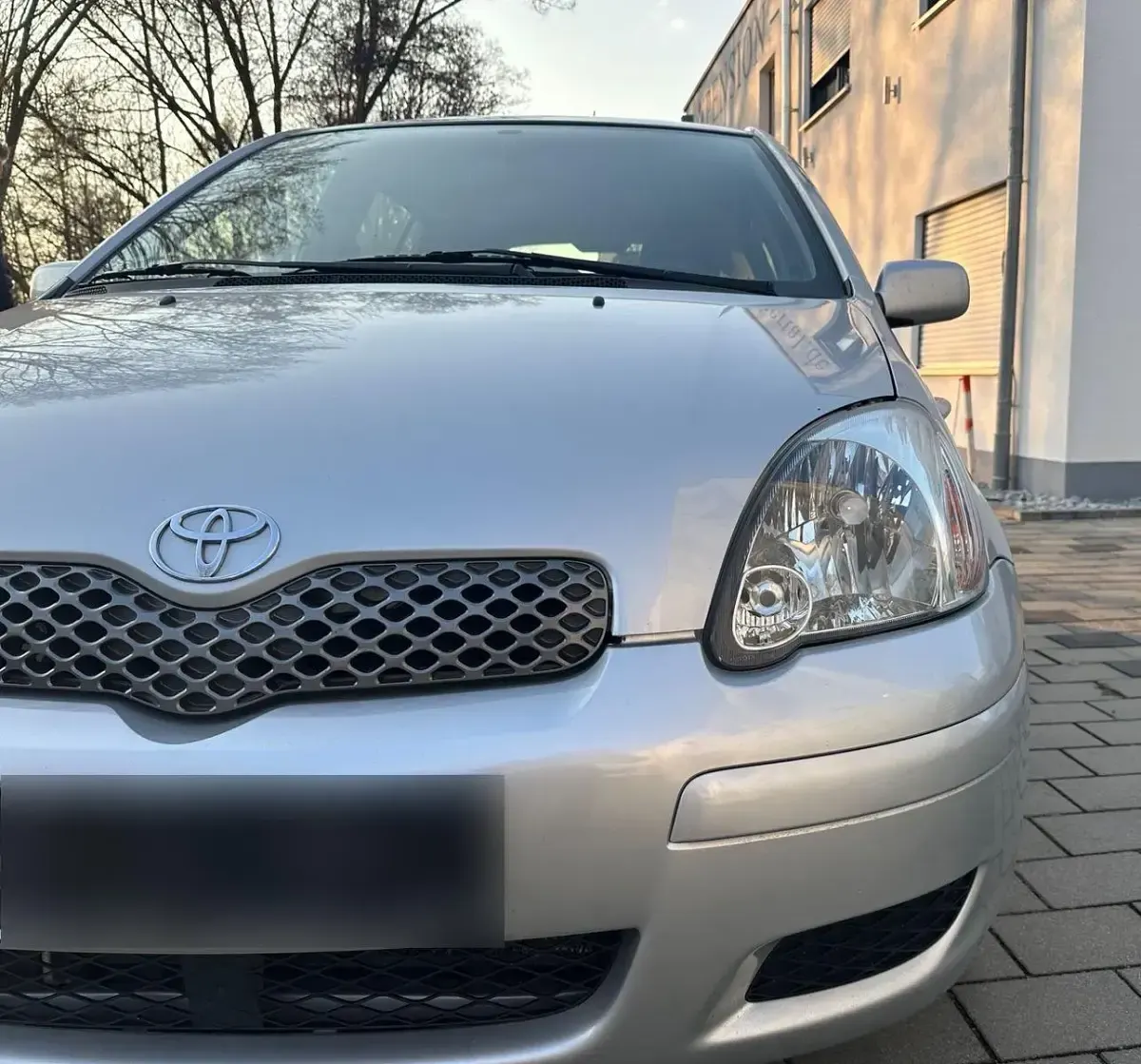 Gebraucht Toyota Yaris 68 PS (50 kW) 2004 Silber Kleinwagen