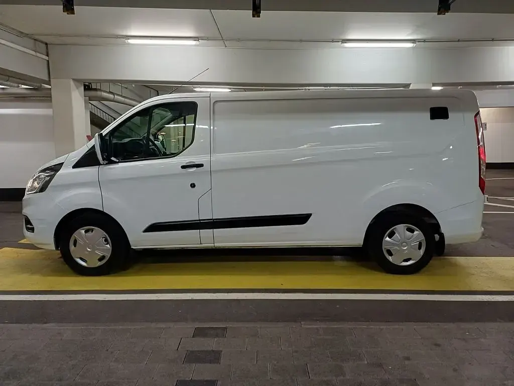 Gebraucht Ford Transit Custom 131 PS (96 kW) 2021 Frozen white Van / Kleinbus