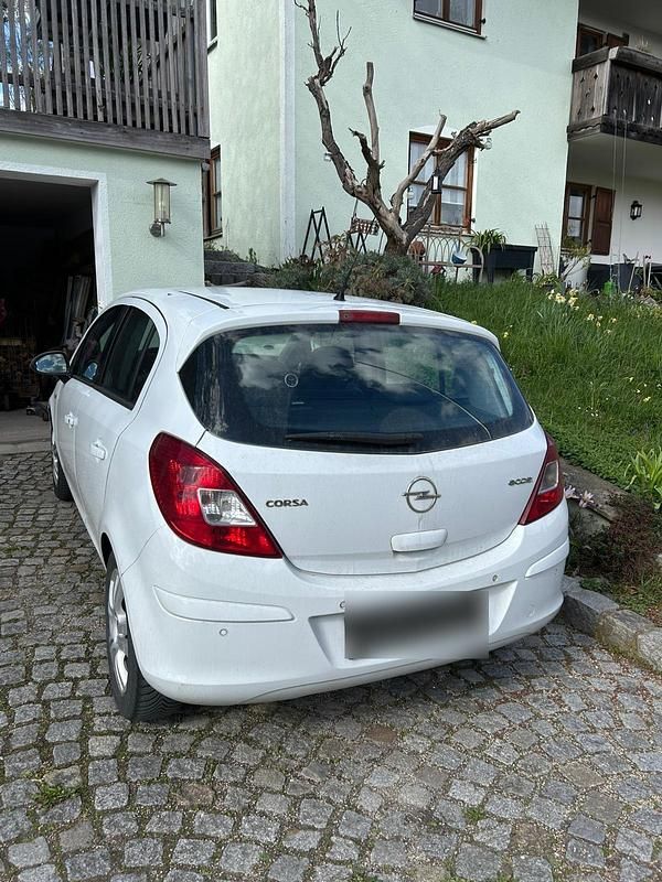 Gebraucht Opel Corsa 95 PS (69 kW) 2010 Weiß Kleinwagen