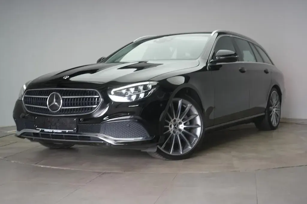 Gebraucht Mercedes E300 Exclusive 265 PS (194 kW) 2022 Schwarz Limousine