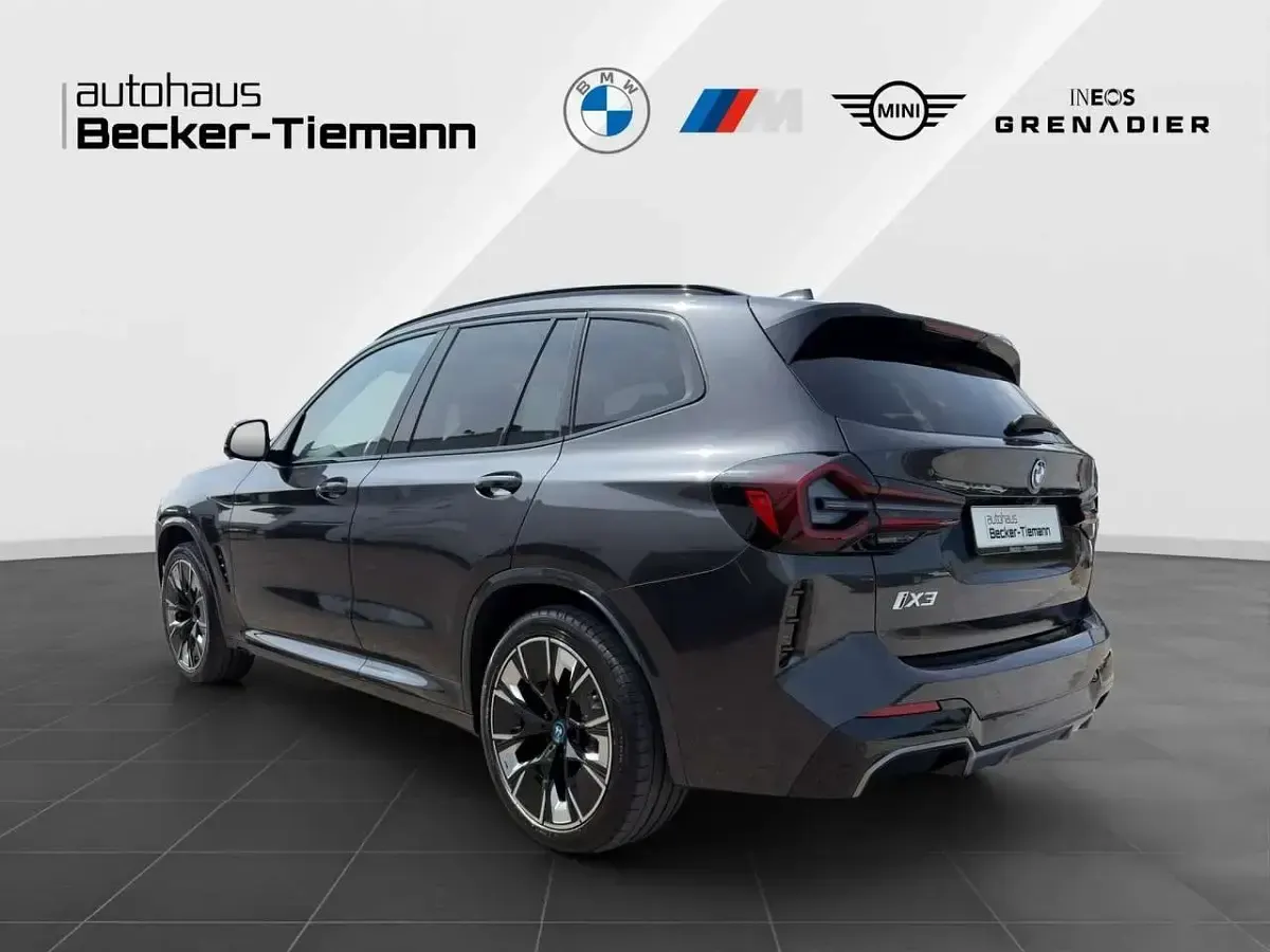 Gebraucht BMW iX3 M Sport 210 kW (286 PS) 2023 Grau SUV