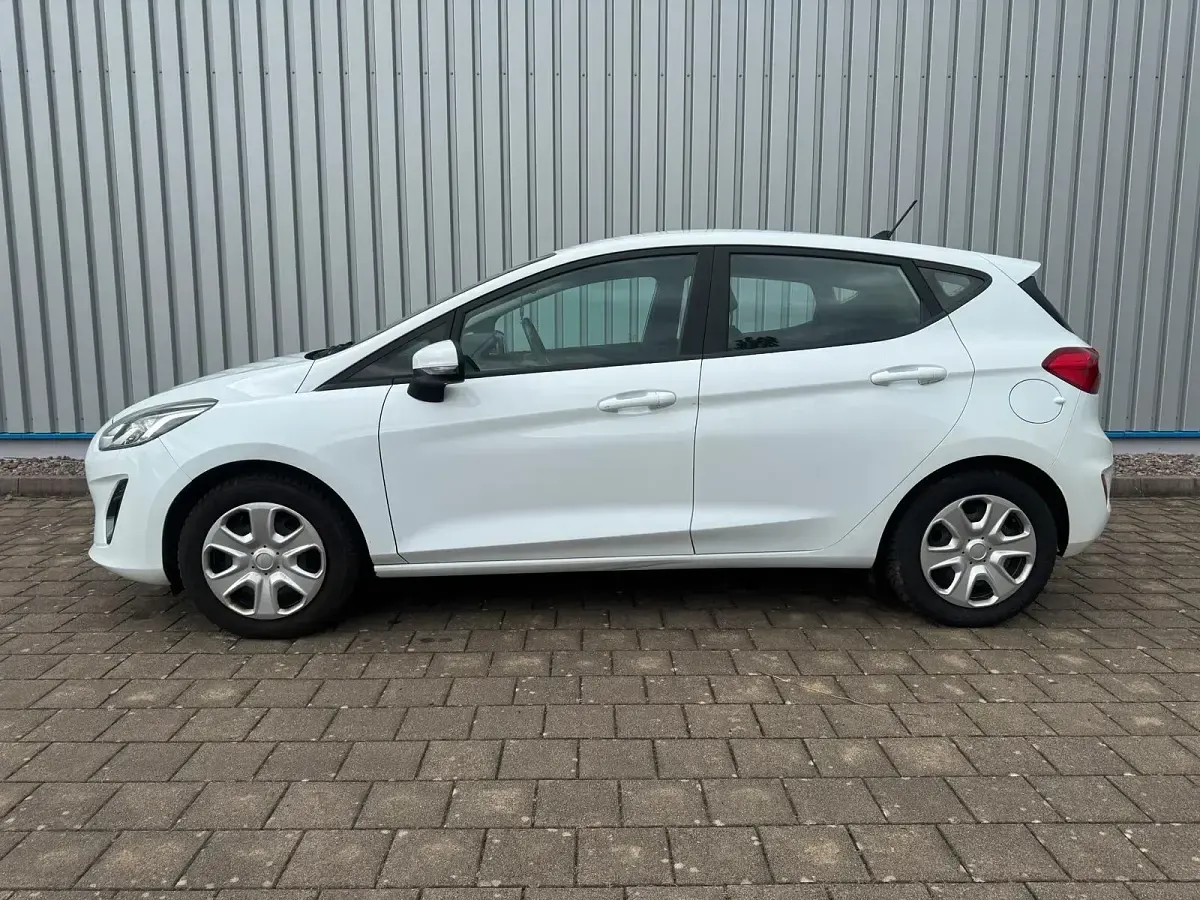 Gebraucht Ford Fiesta Cool & Connect 75 PS (55 kW) 2020 Weiß Kleinwagen